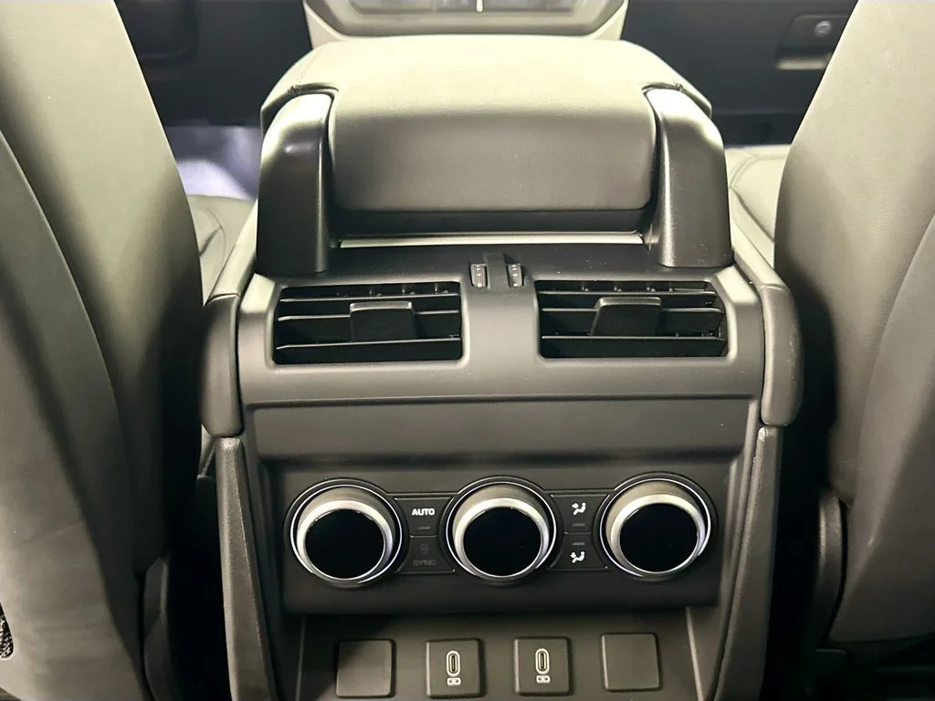 New 2026 Fuji White Land Rover X-Dynamic SE image 25