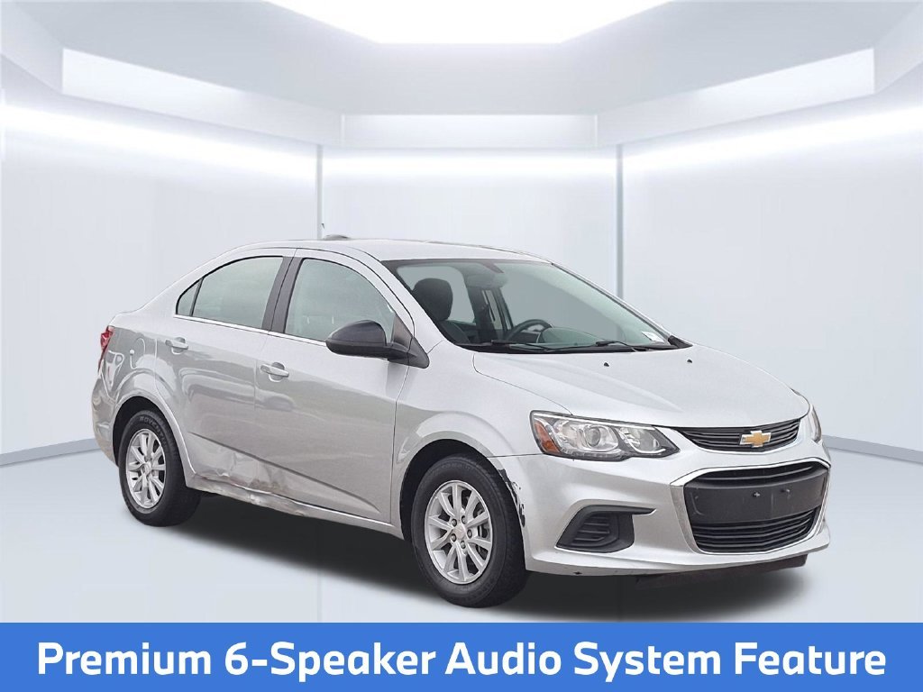 Used 2017 Silver Chevrolet LT image 10