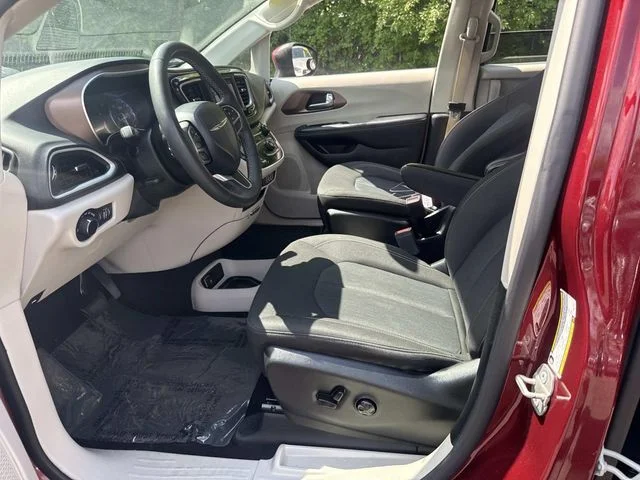 Used 2023 Red Chrysler LX image 19