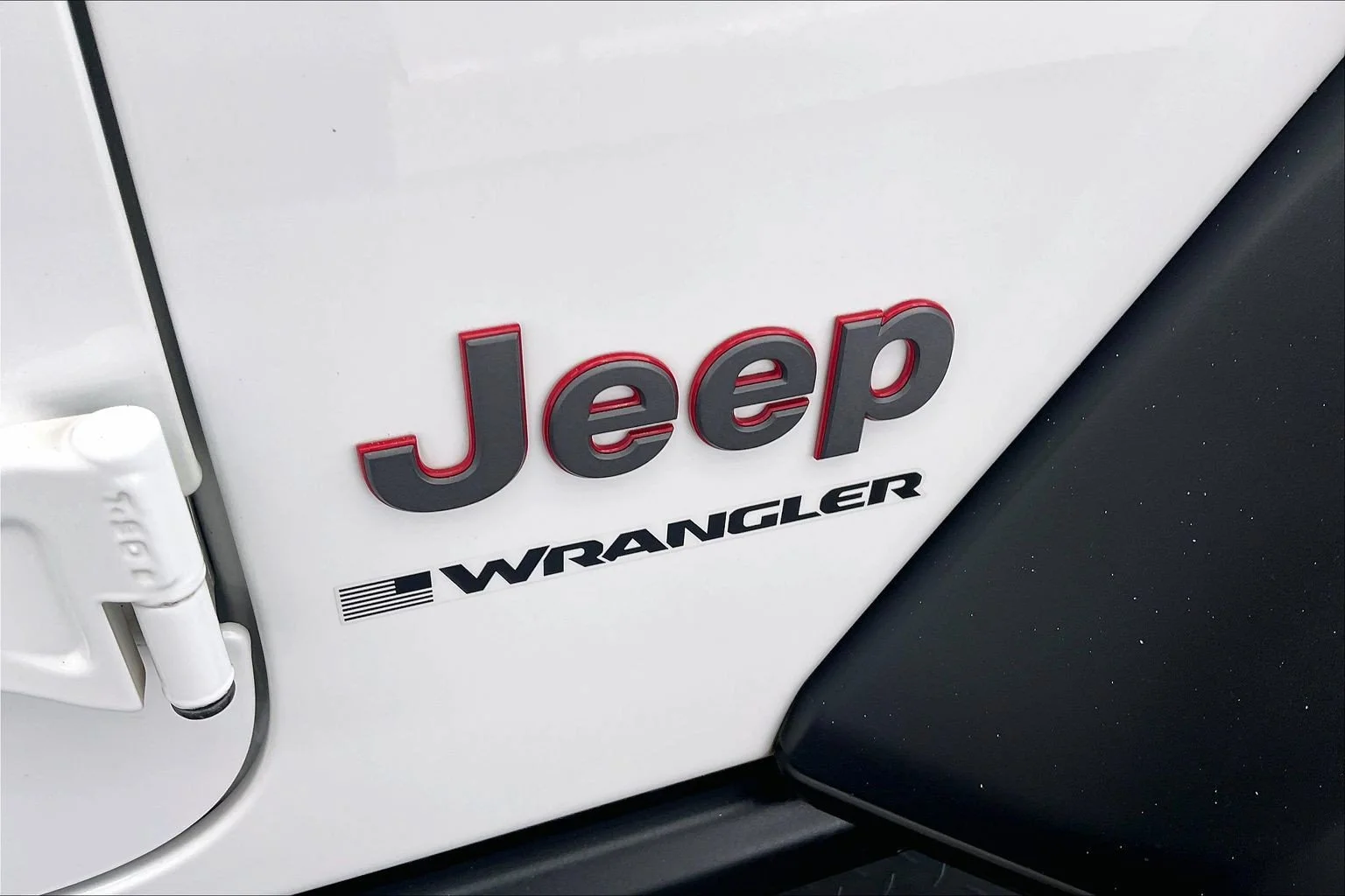 Used 2024 Bright White Clearcoat Jeep Rubicon image 32