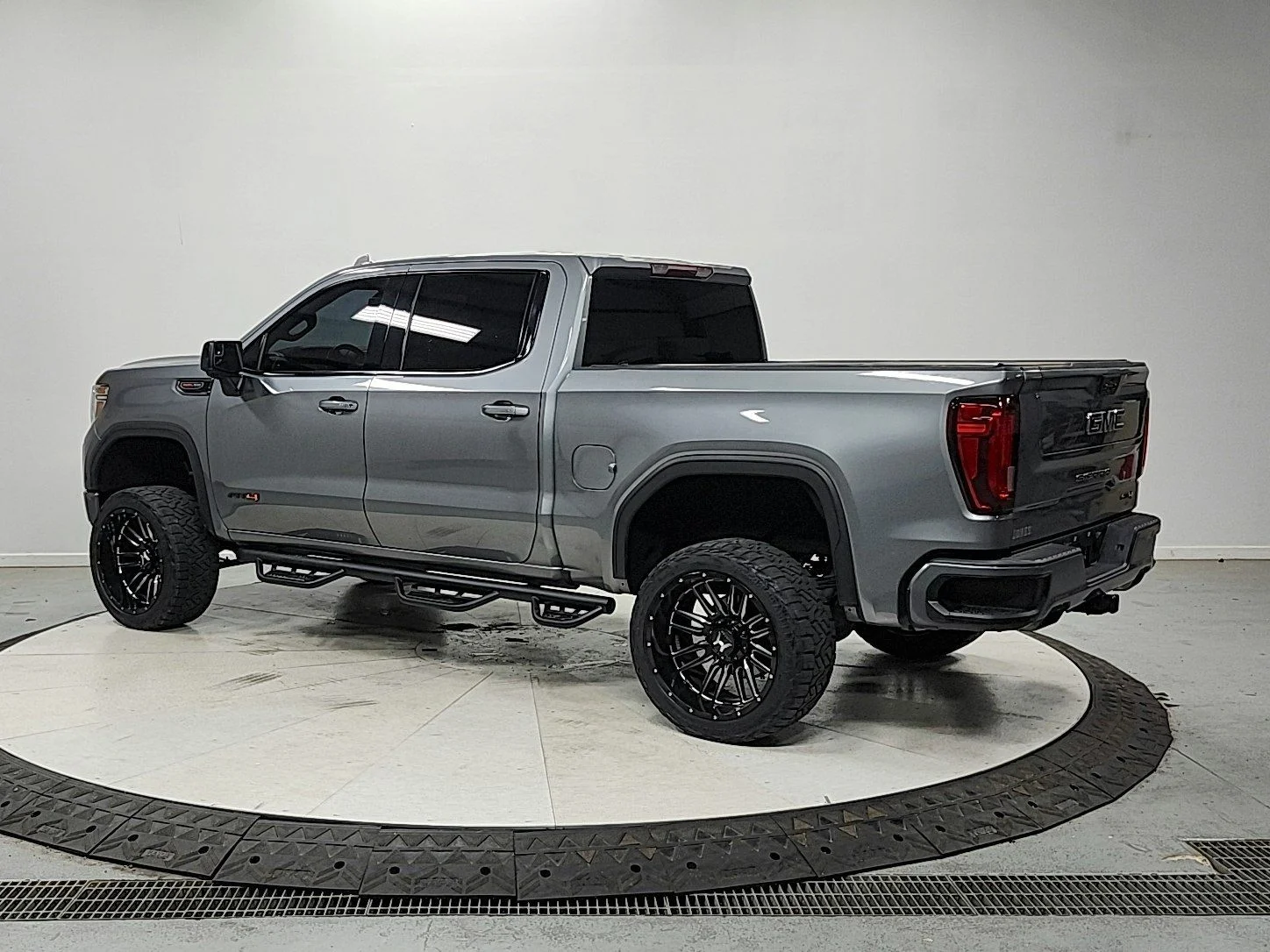 Used 2021 Gray GMC AT4 image 5