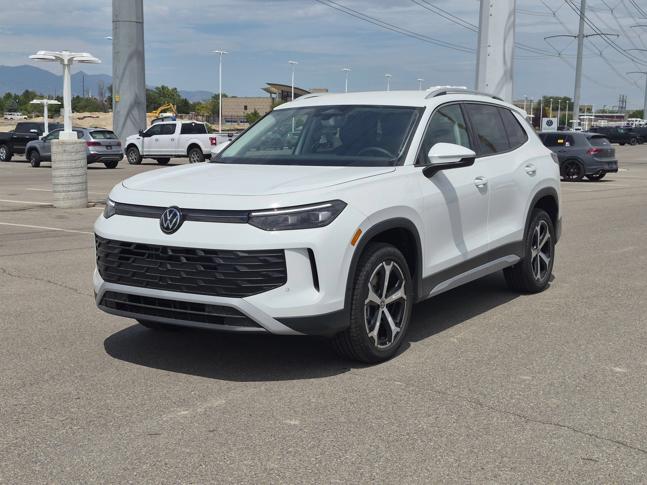 New 2026 Pure White Volkswagen SE image 8