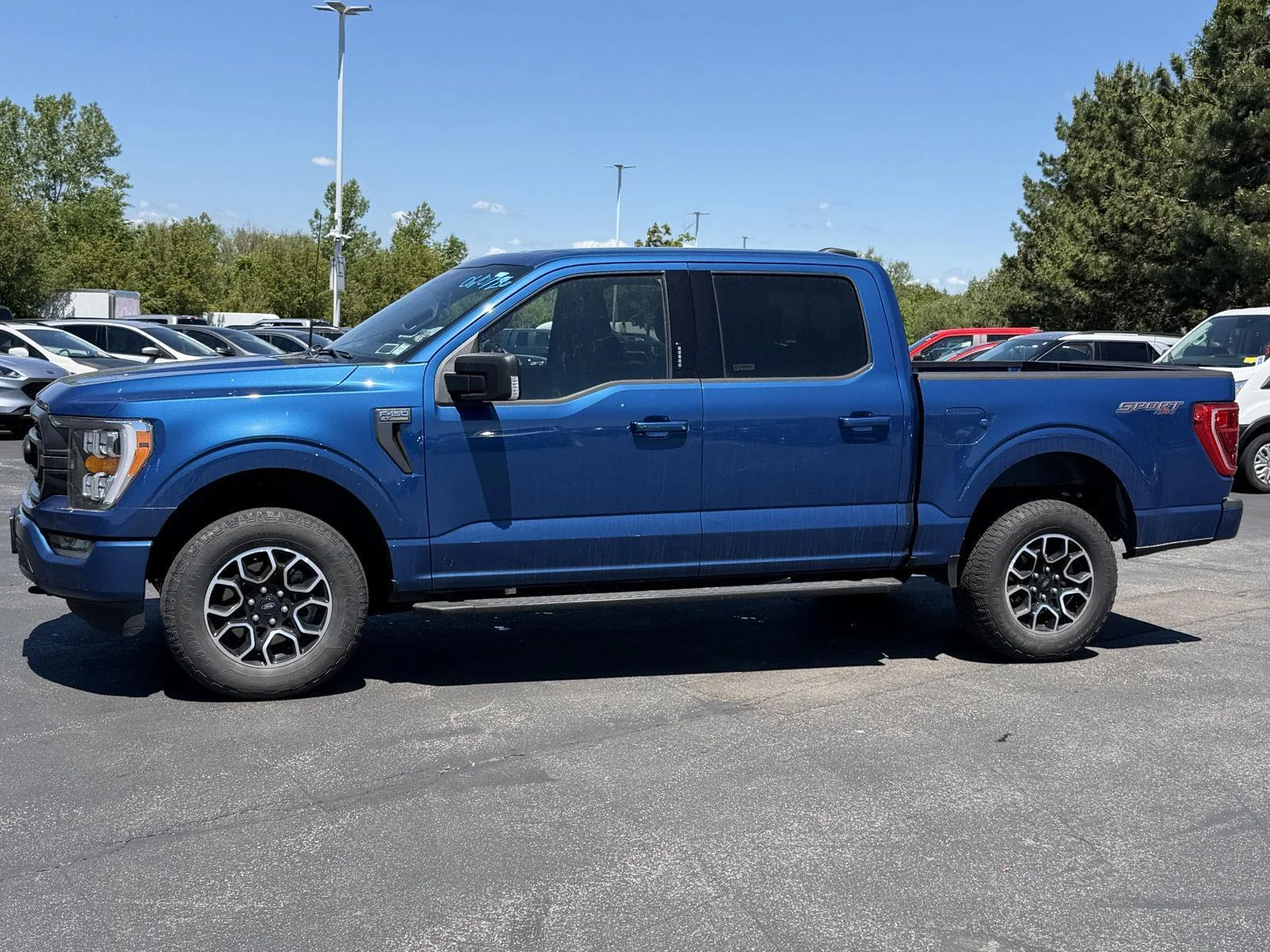 Used 2022 Atlas Blue Ford XLT image 4