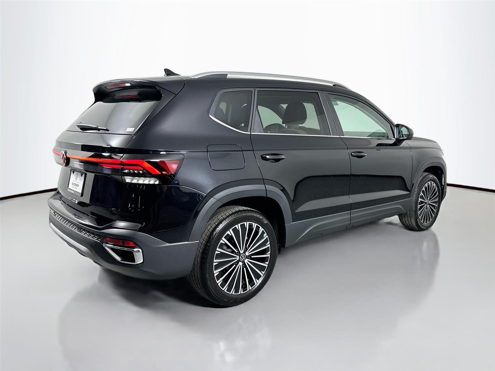 New 2026 Deep Black Pearl Volkswagen SE image 5