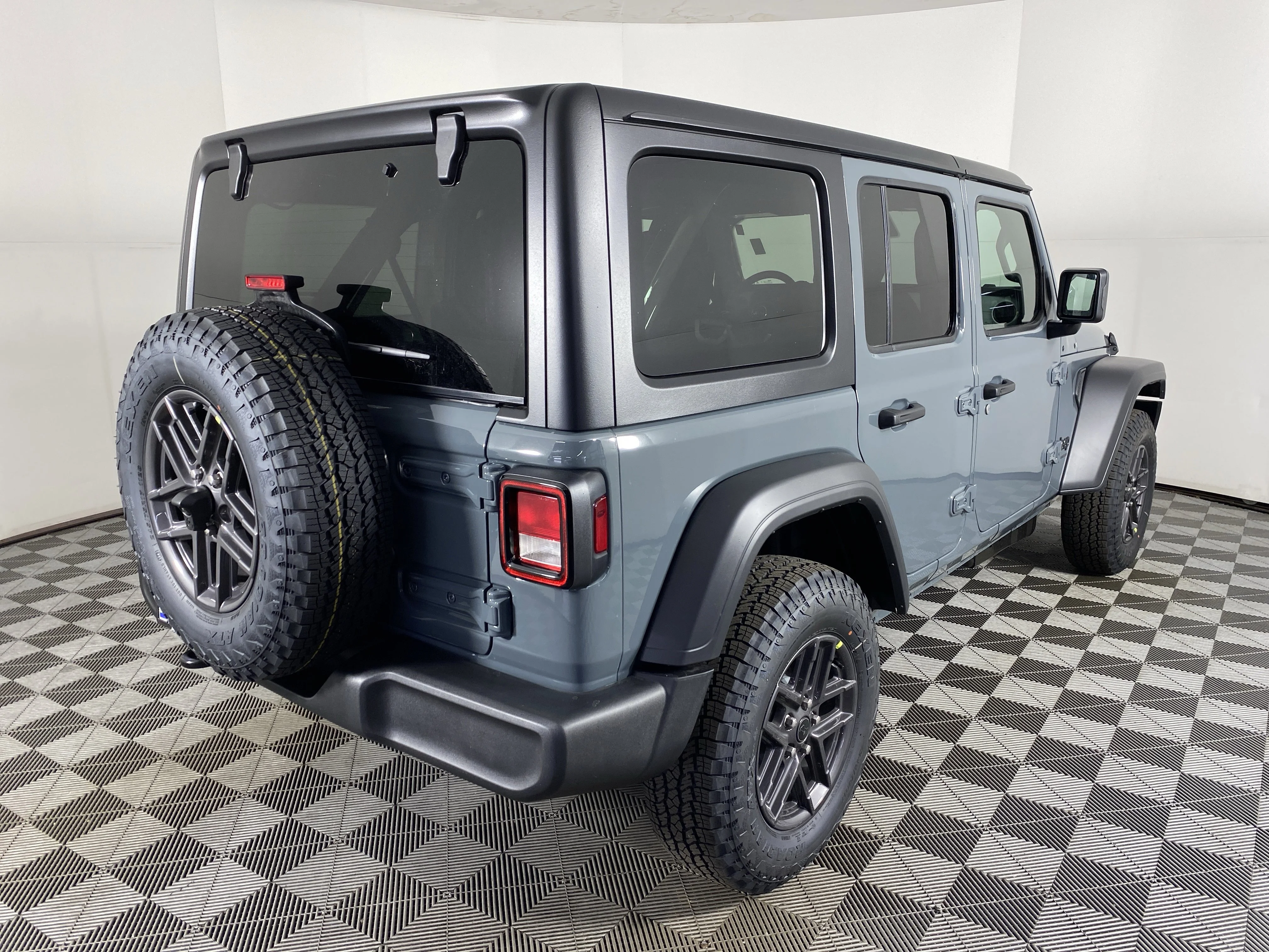 New 2026 Anvil Clear-Coat Exterior Paint Jeep Sport S image 6