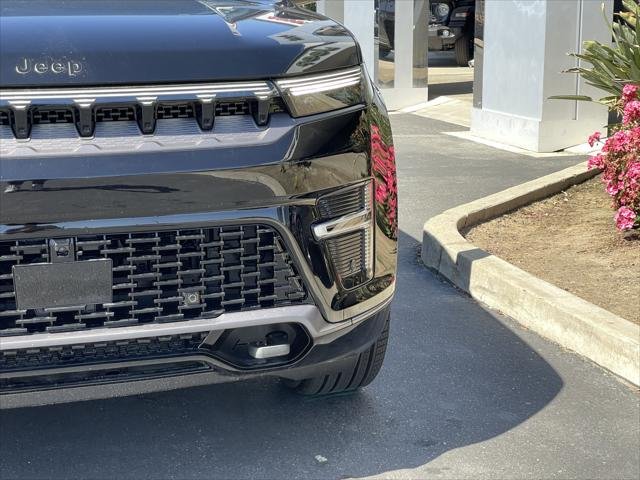 New 2026 High Gloss Black Exterior Paint Jeep Grand Wagoneer image 8