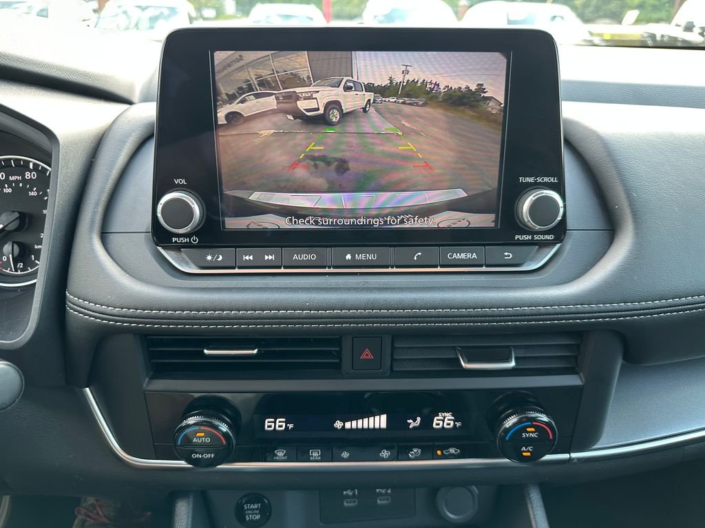 Used 2025 Gray Nissan SV image 17