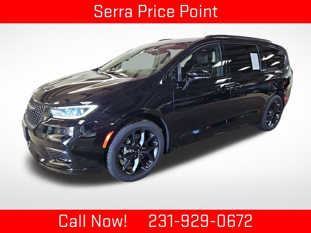 2025 Chrysler Pacifica Limited's photo