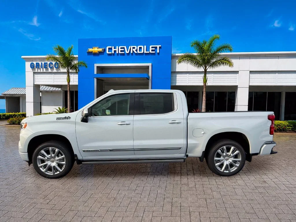 New 2026 Polar White Tricoat Chevrolet High Country image 4