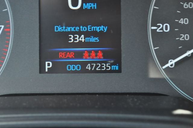 Used 2024  Toyota LE image 27