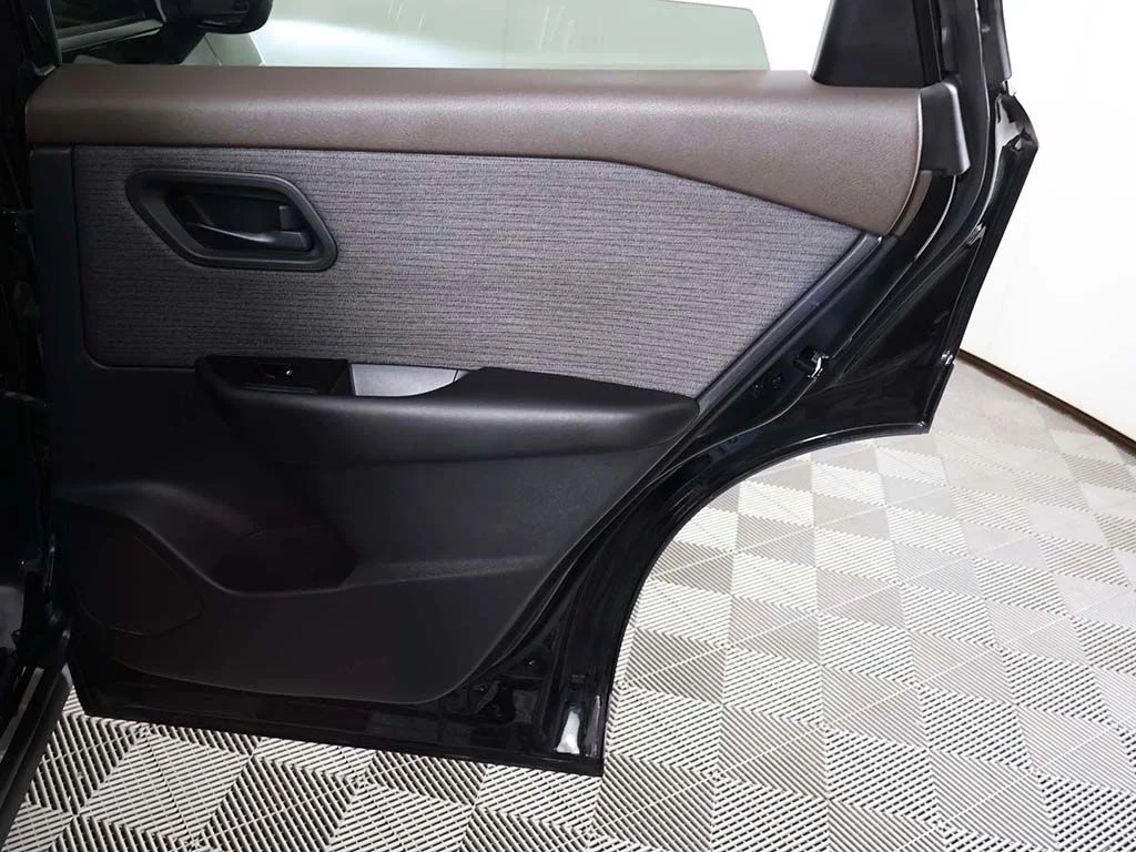 Used 2023 Super Black Nissan S image 22