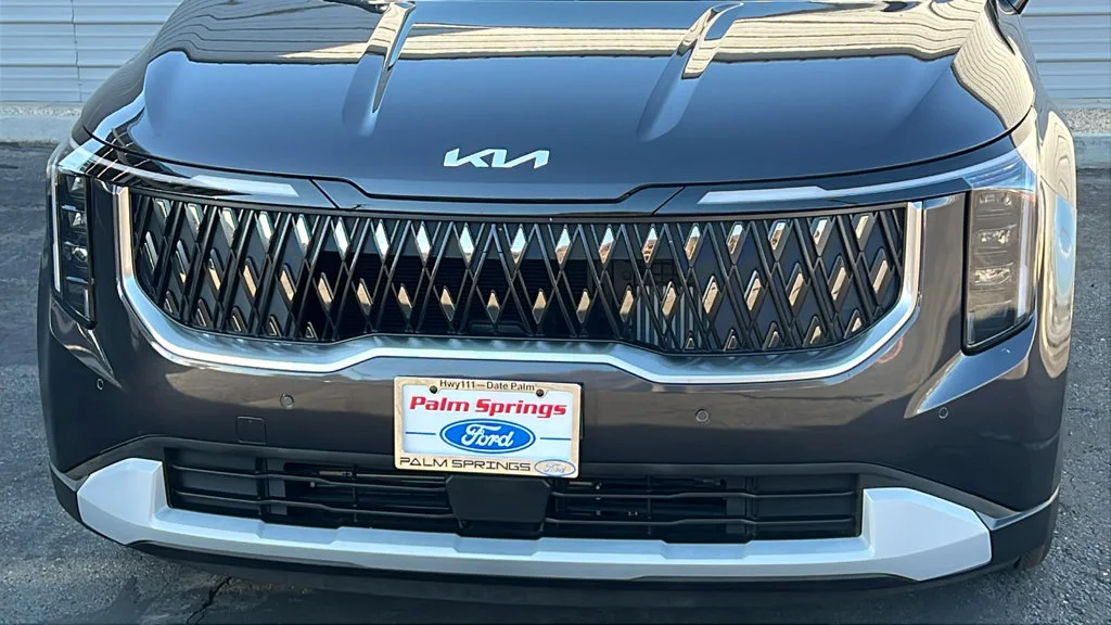 Certified Used 2026 Metal Kia LXS image 3
