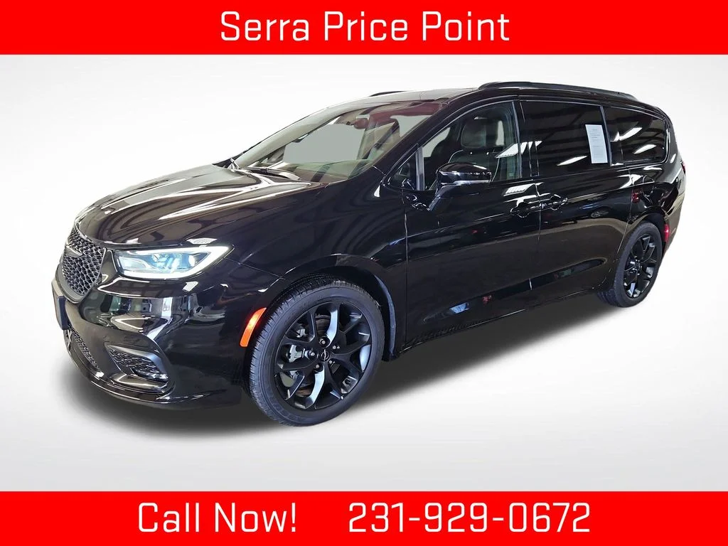 2025 Chrysler Pacifica Limited's photo
