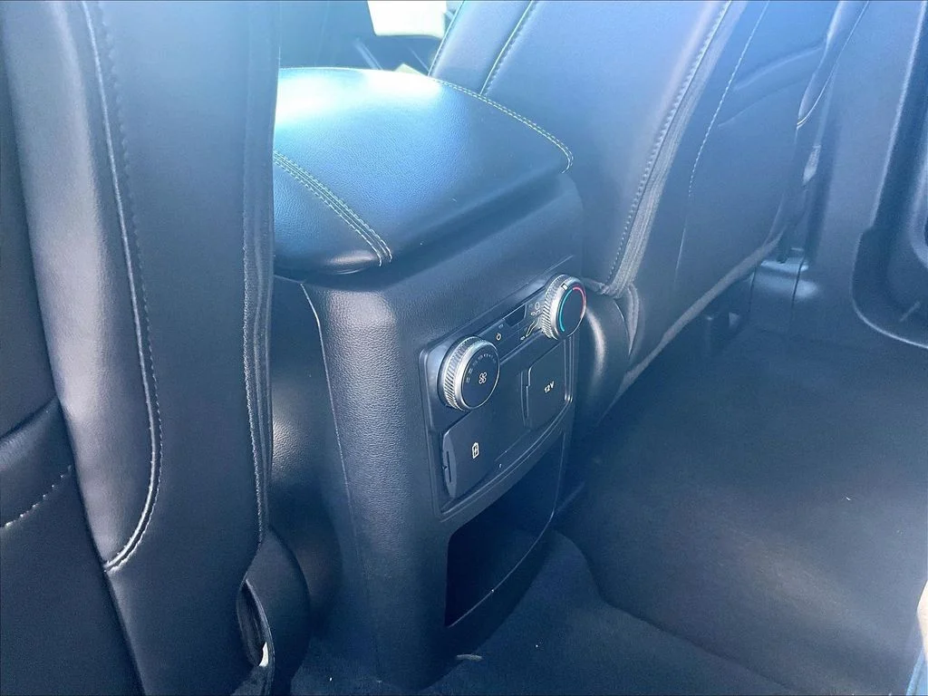 Used 2021 Silver Ford XLT image 33