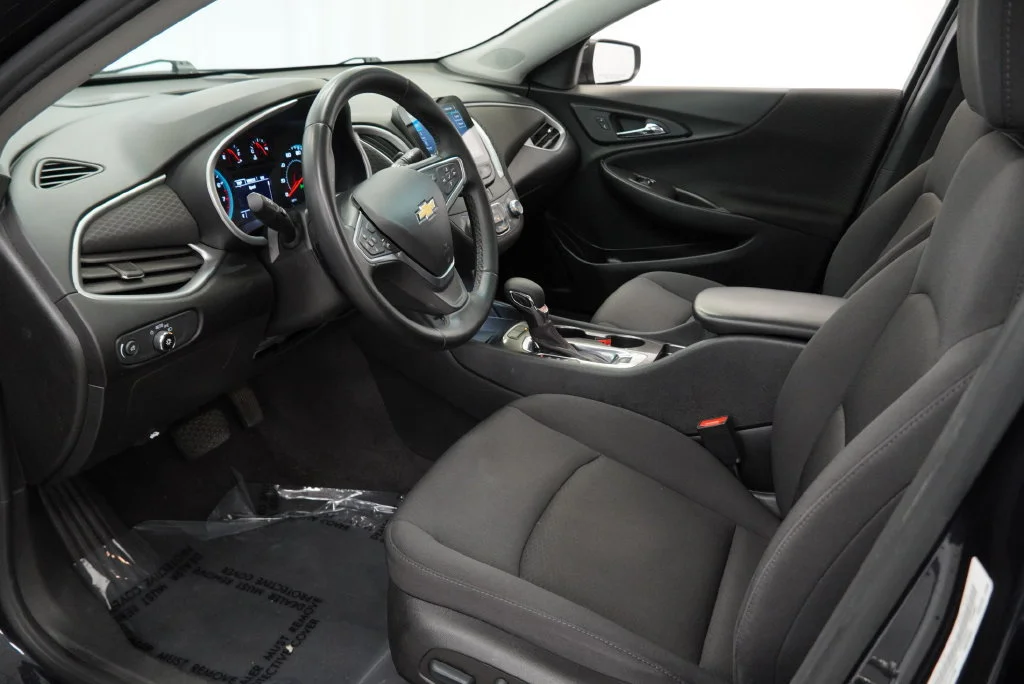 2023 Chevrolet Malibu RS - Photo 12