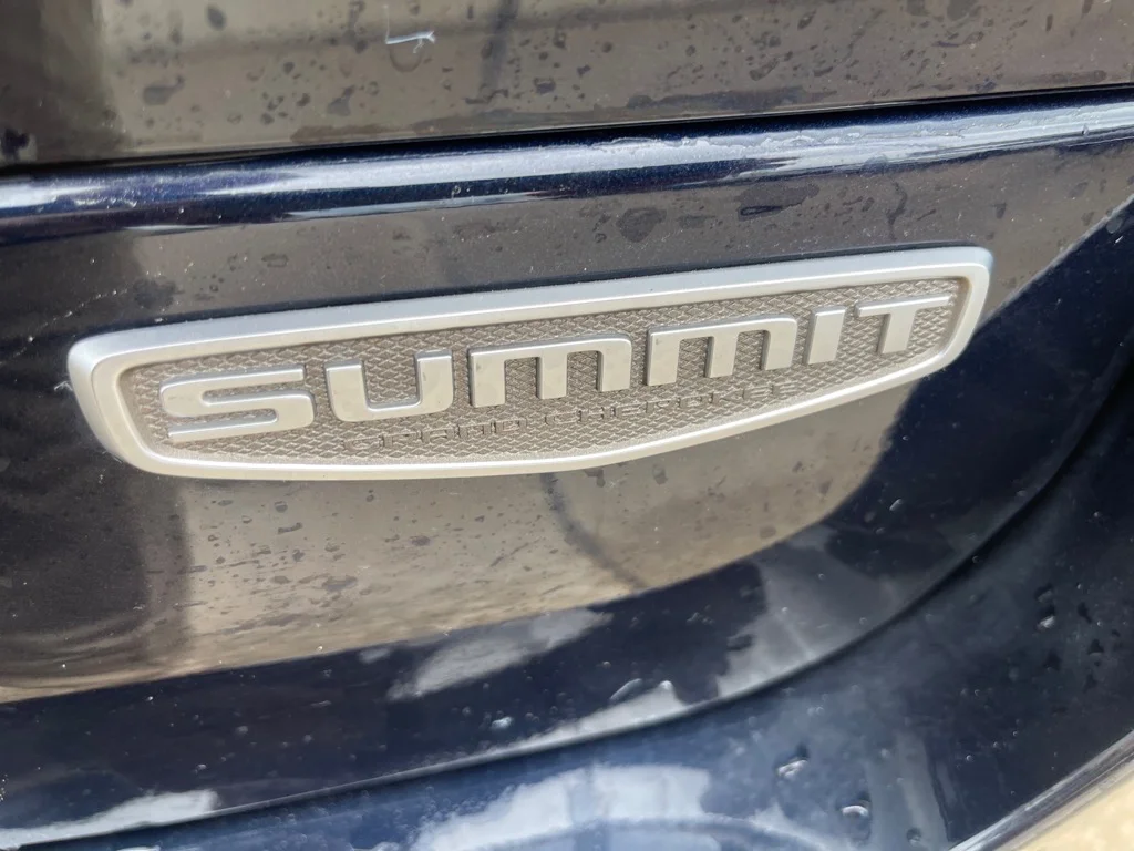 Used 2023 Midnight Sky (pcq) Jeep Summit Reserve image 11