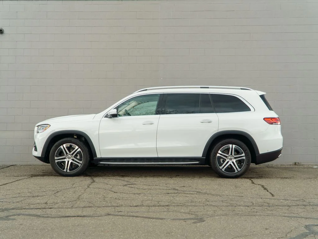 Used 2022  Mercedes-Benz GLS 450 image 2