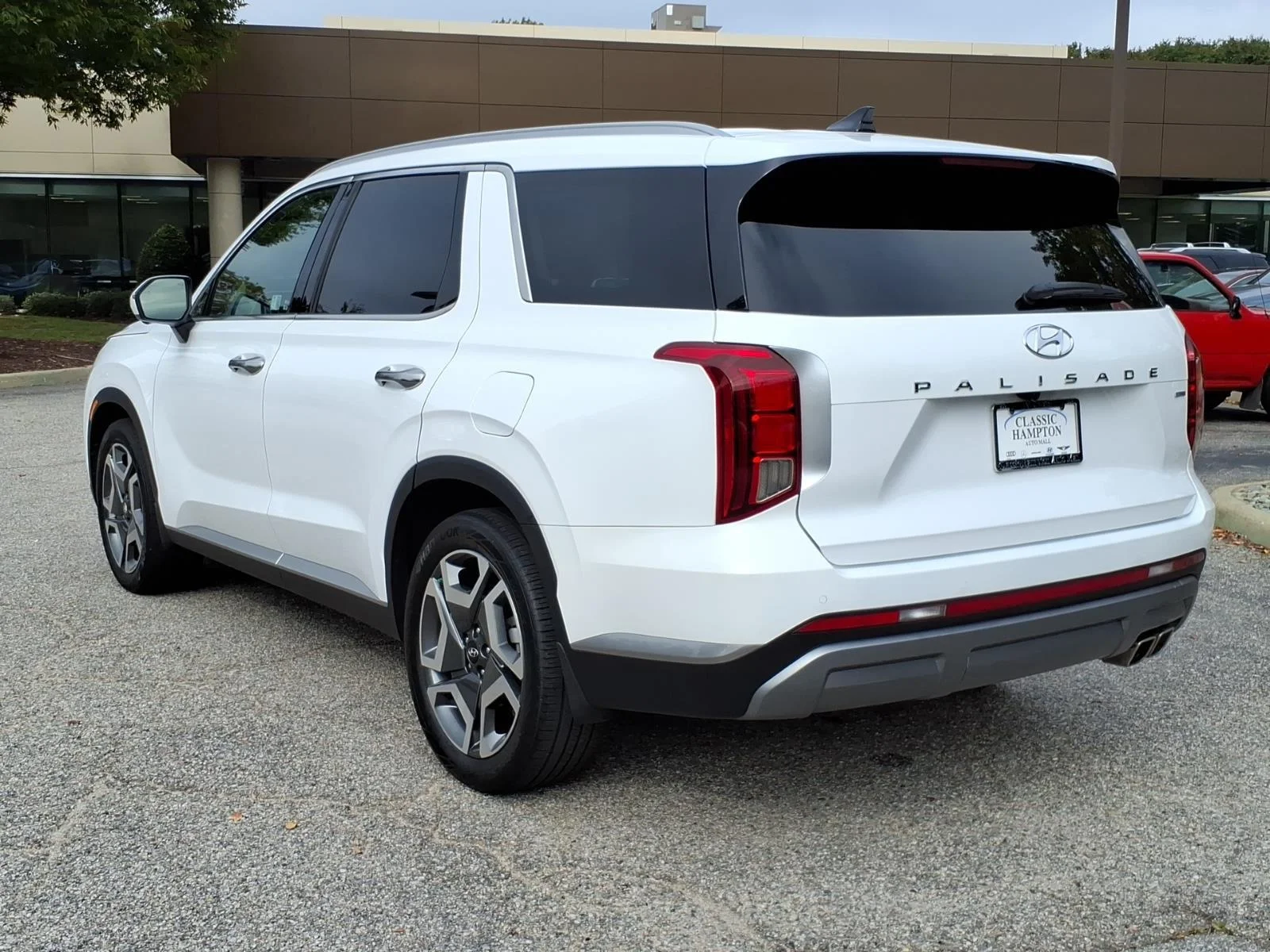 Used 2025 Hyper White Hyundai SEL Premium 7P image 10