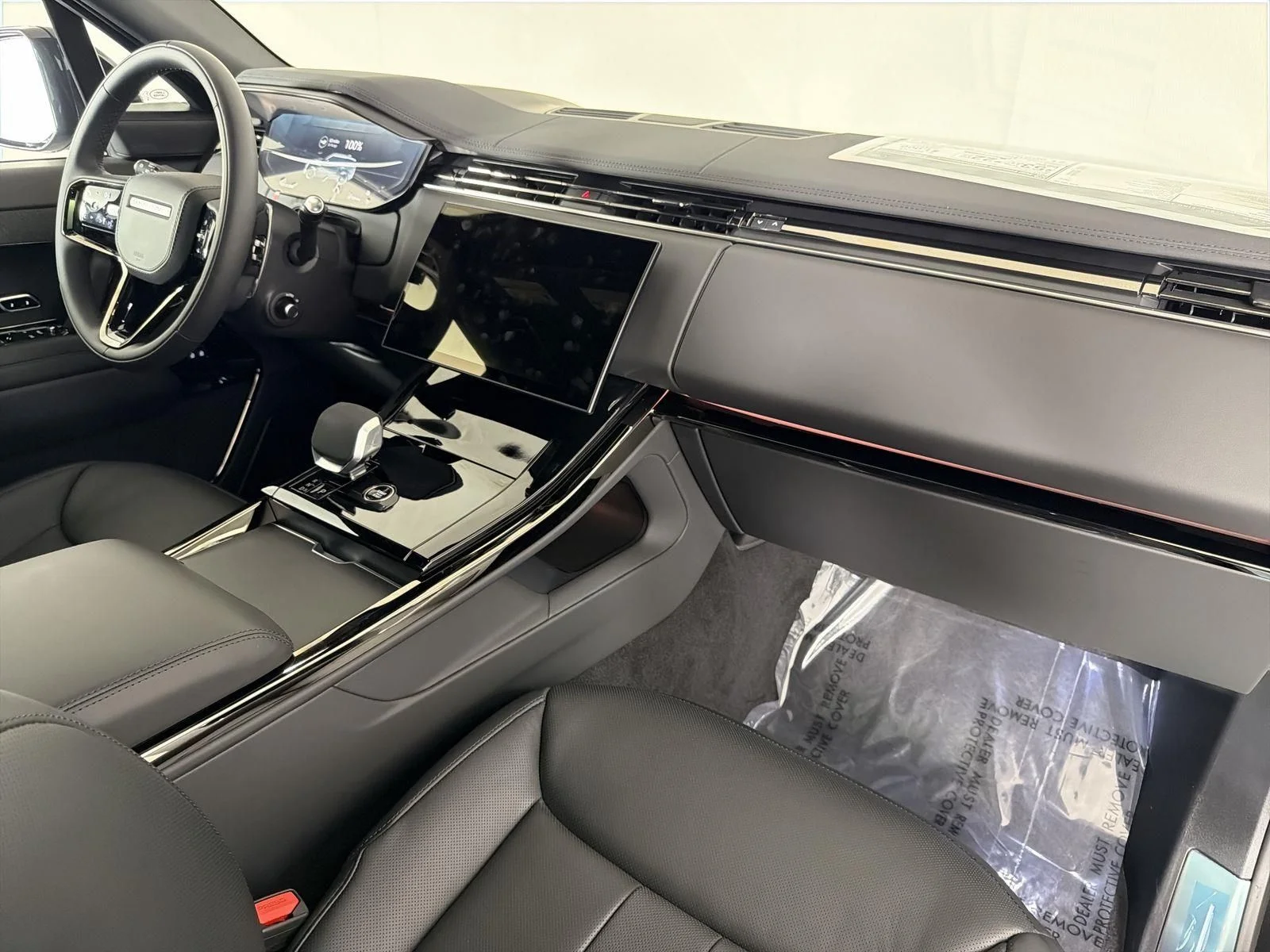 New 2026 Santorini Black Land Rover Dynamic SE image 35