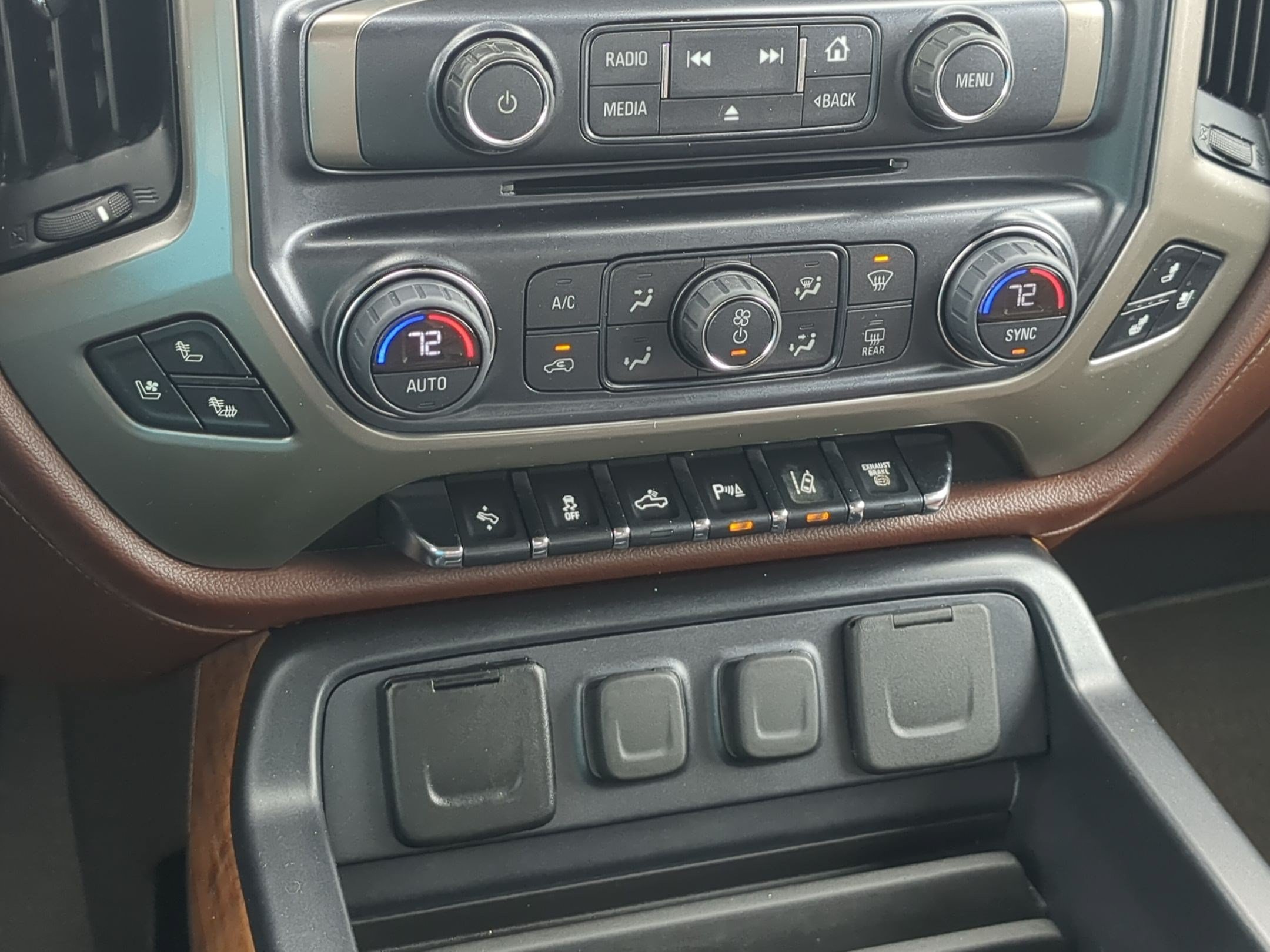 Used 2019 SUMMIT WHITE Chevrolet High Country image 22