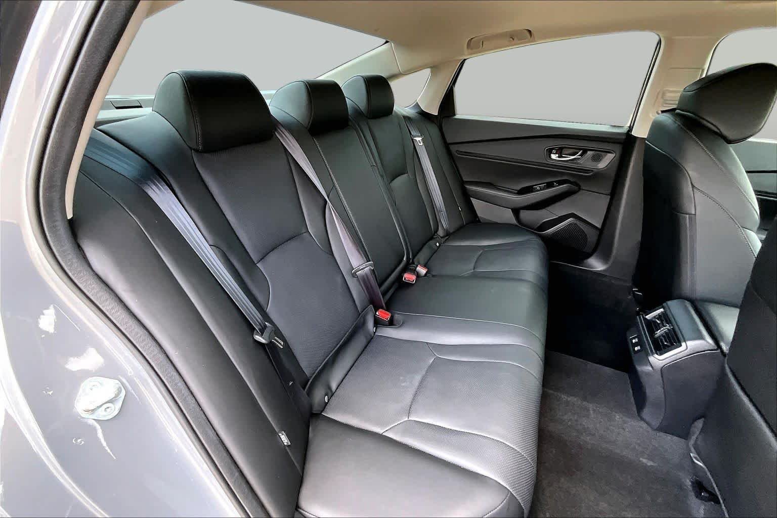Used 2025 Urban Gray Pearl Honda Touring image 20