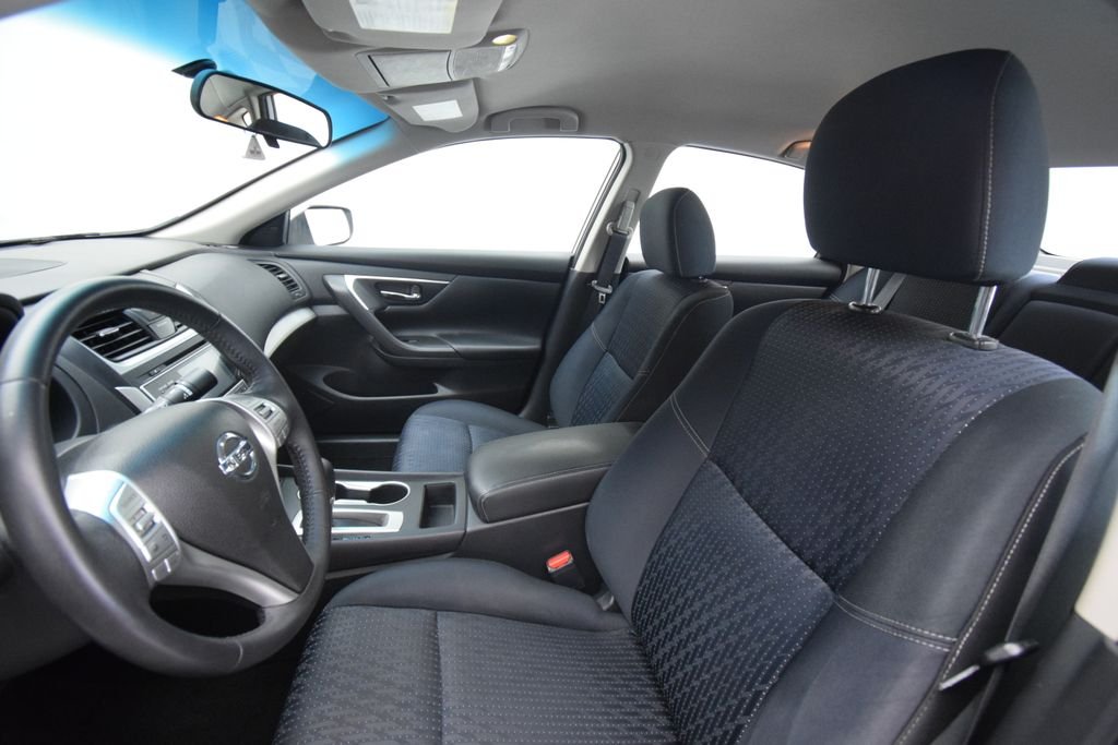 Used 2016 Silver Nissan 2.5 SV image 13