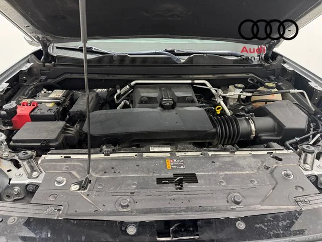 Used 2023 Silver GMC Denali image 4