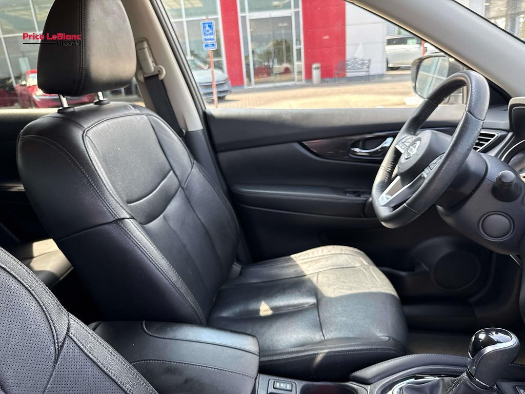 Used 2019 Gun Metallic Nissan SL image 10
