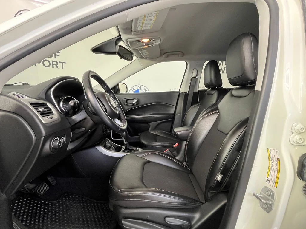 Used 2020 White Jeep Latitude image 12