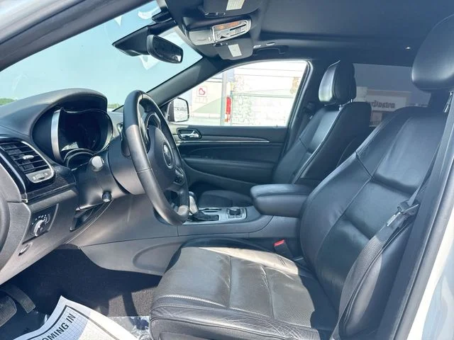 Certified Used 2019 White Jeep Overland image 11
