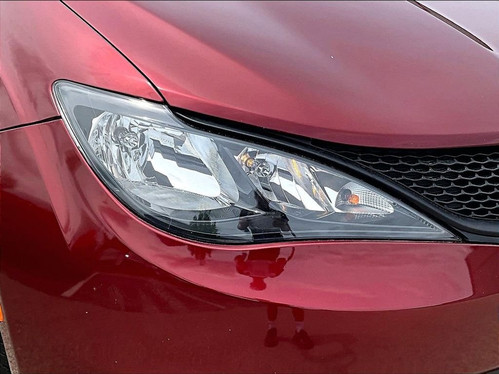 Used 2023 Red Chrysler LX image 34