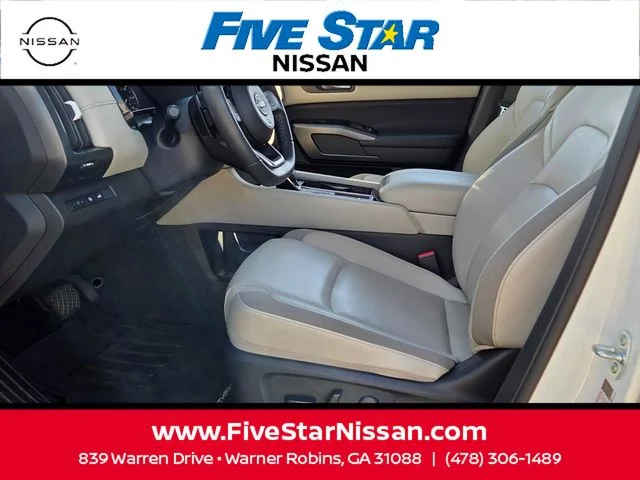 Used 2024 White Nissan SL image 5