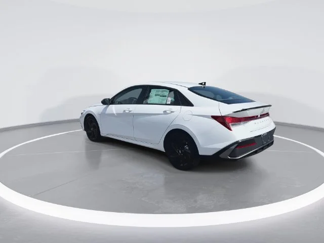 Used 2026 White Hyundai SEL Sport image 6