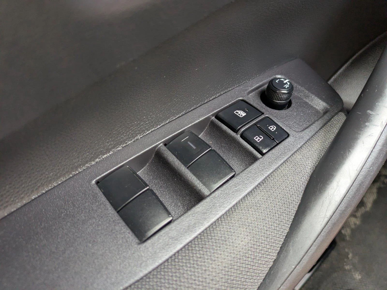 Used 2024  Toyota LE image 21