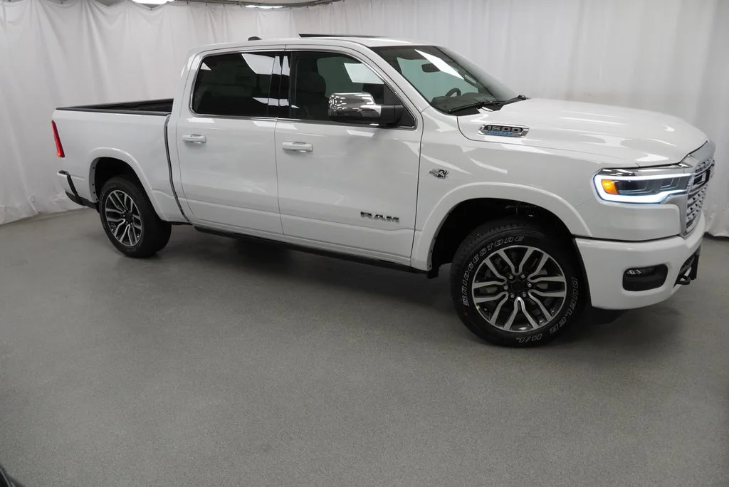 New 2027 Bright White Clear-Coat Exterior Paint RAM Limited image 9