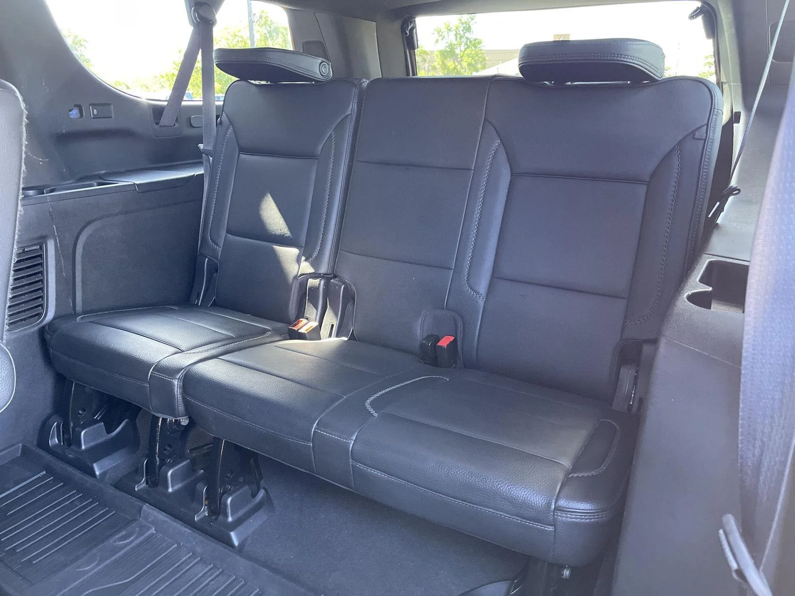 Used 2022 Onyx Black GMC Denali image 43