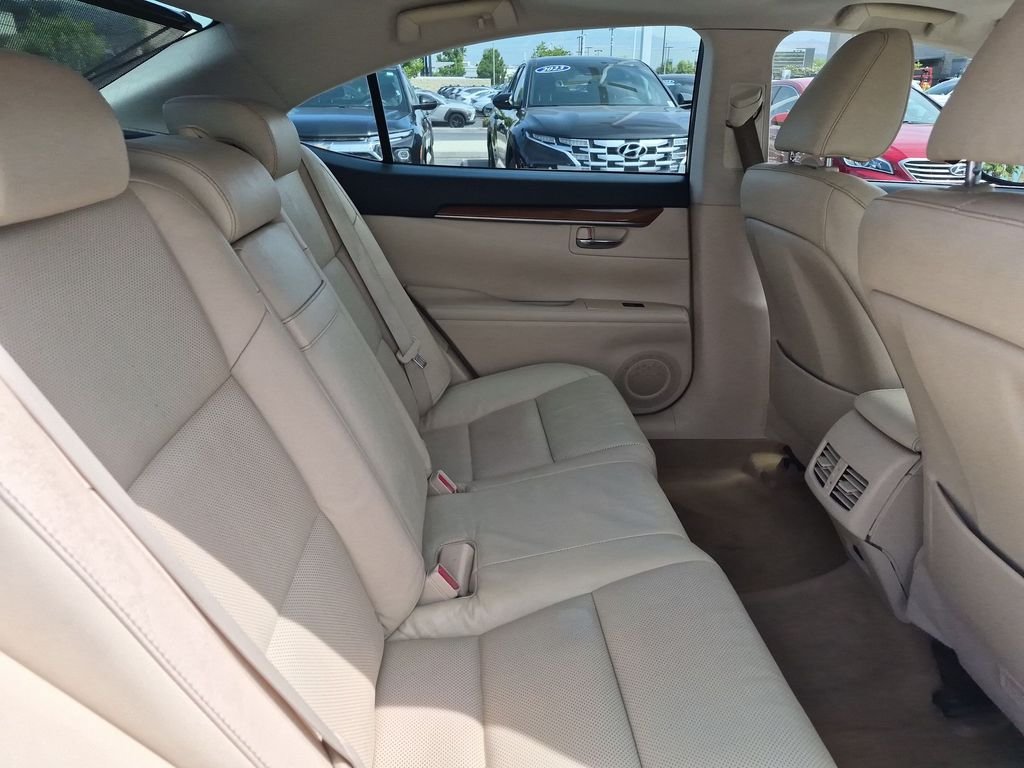 2014 Lexus ES 300h - Photo 31