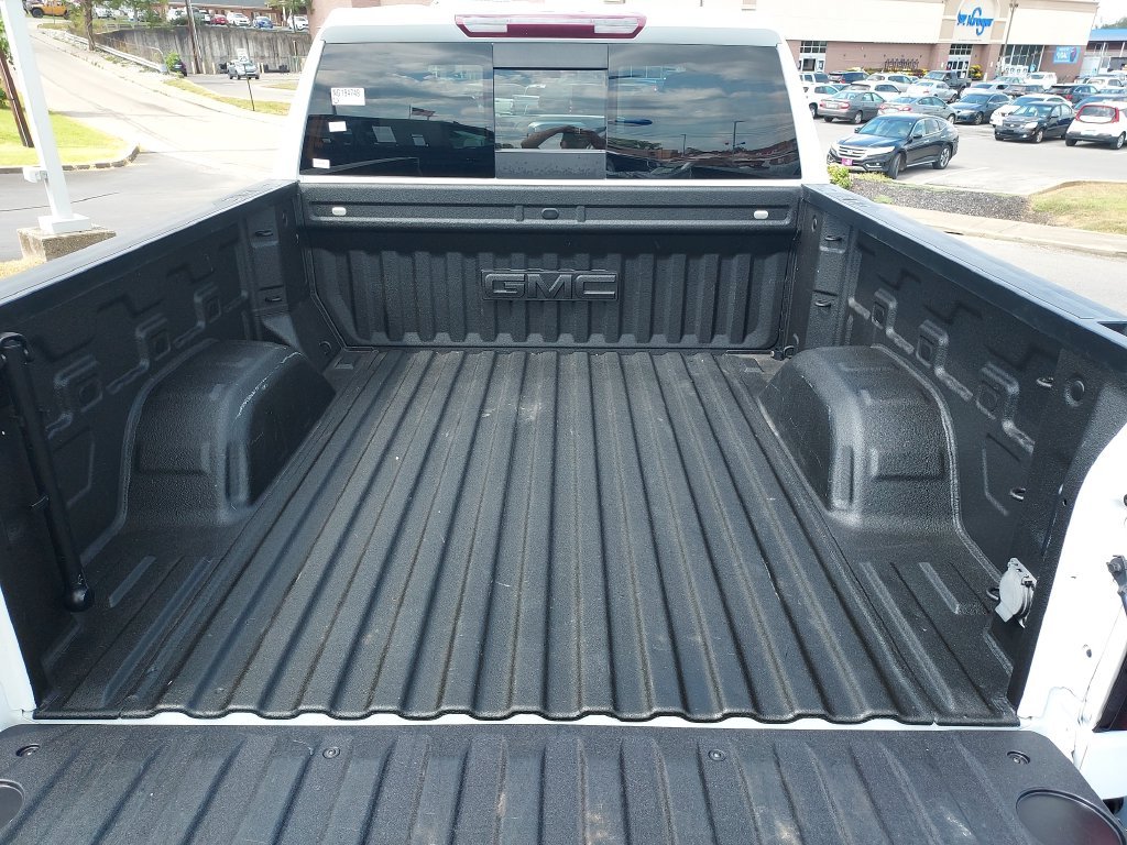 Used 2022 White GMC SLT image 9