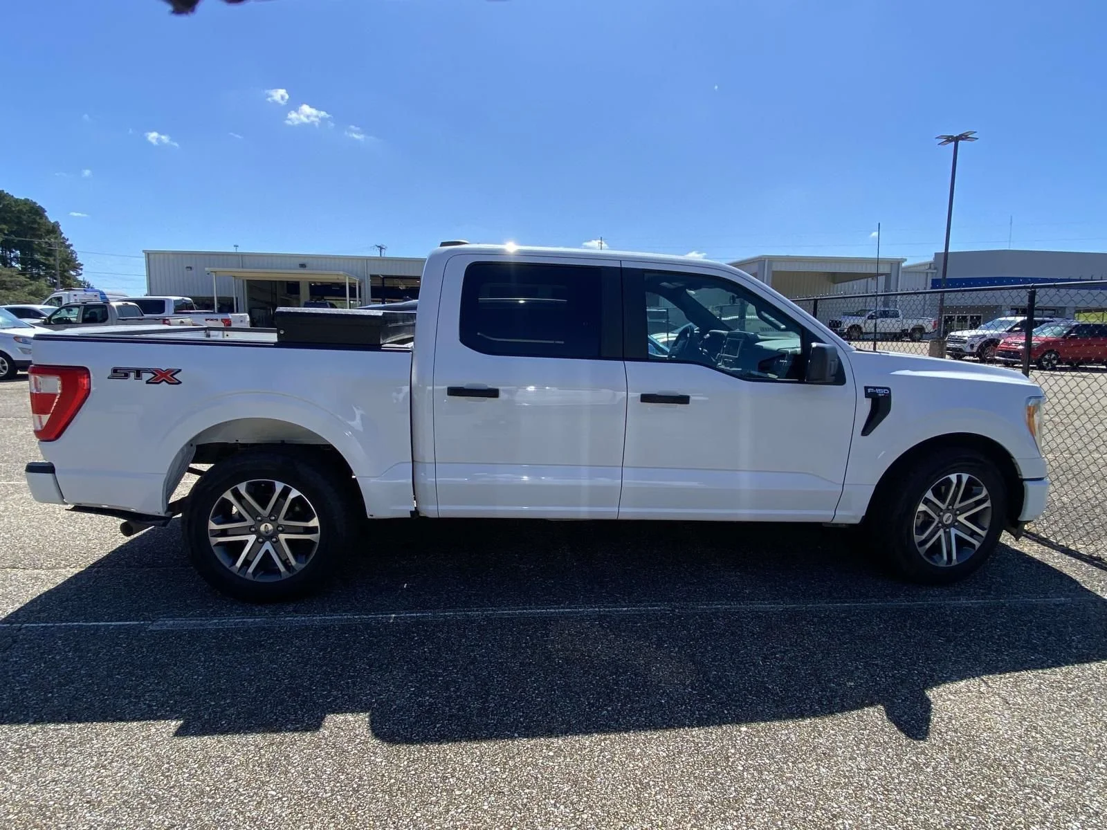 Used 2022 White Ford XL image 2