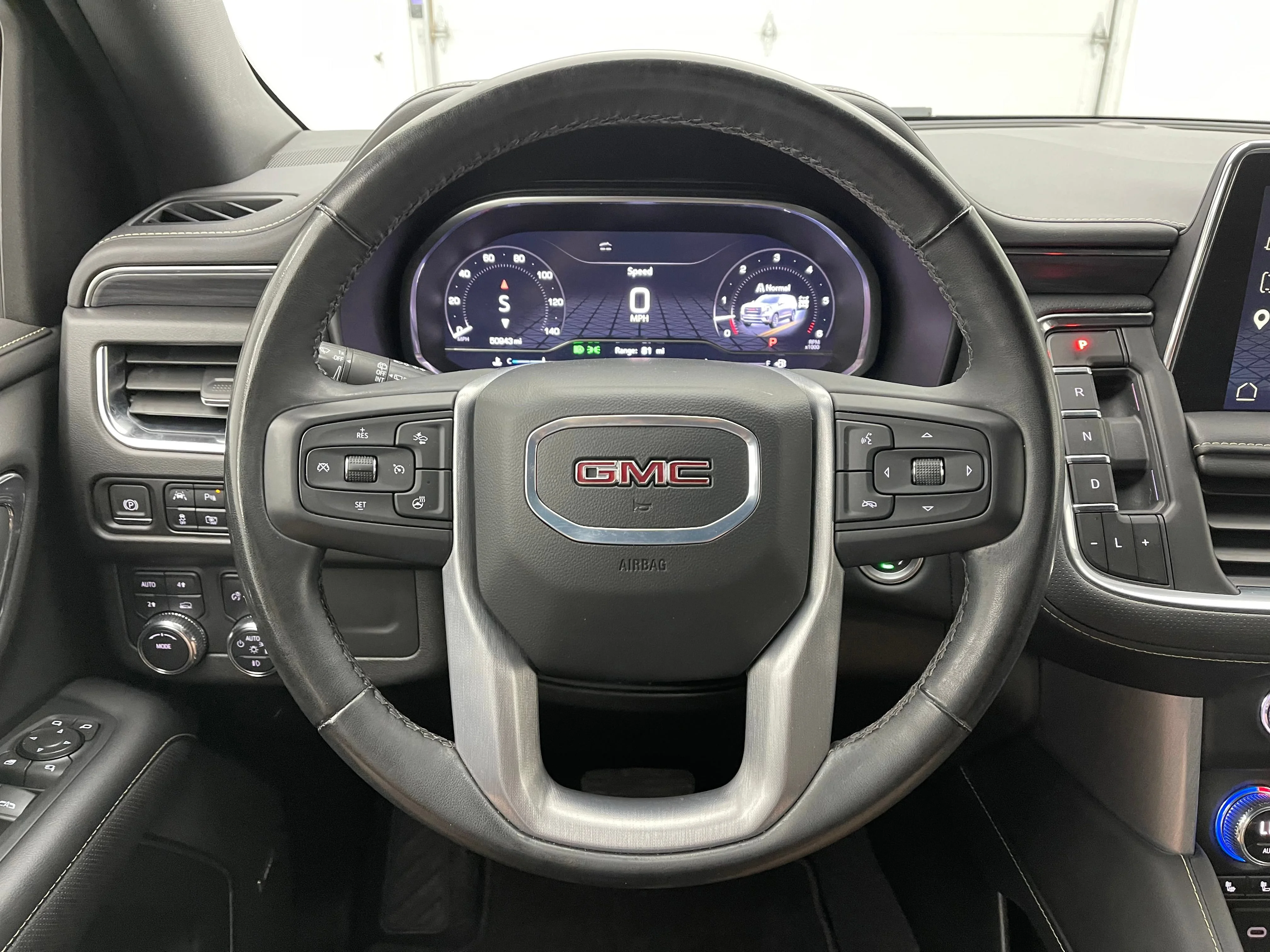 Used 2024 White Frost Tricoat GMC SLT image 21