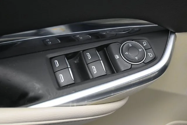 Used 2019 Radiant Silver Metallic Cadillac Luxury image 18