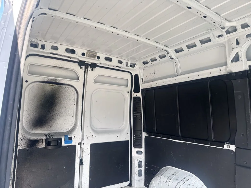 Used 2019 White Ram Base image 9