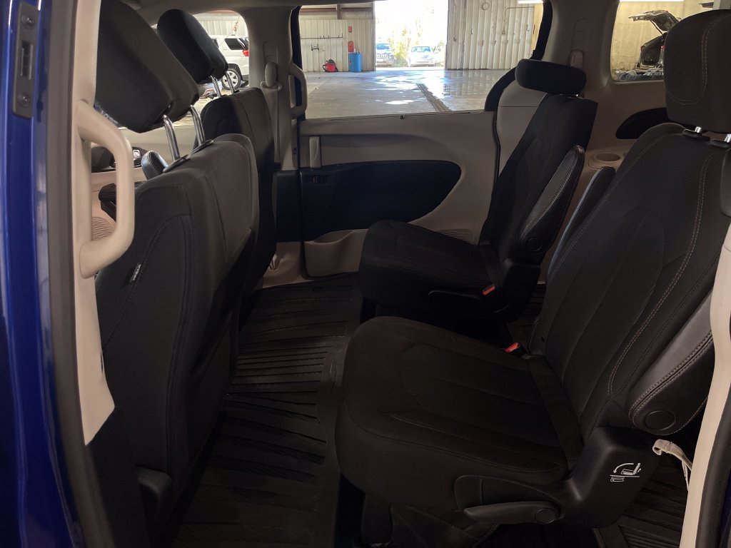 Used 2020 Blue Chrysler Touring image 26