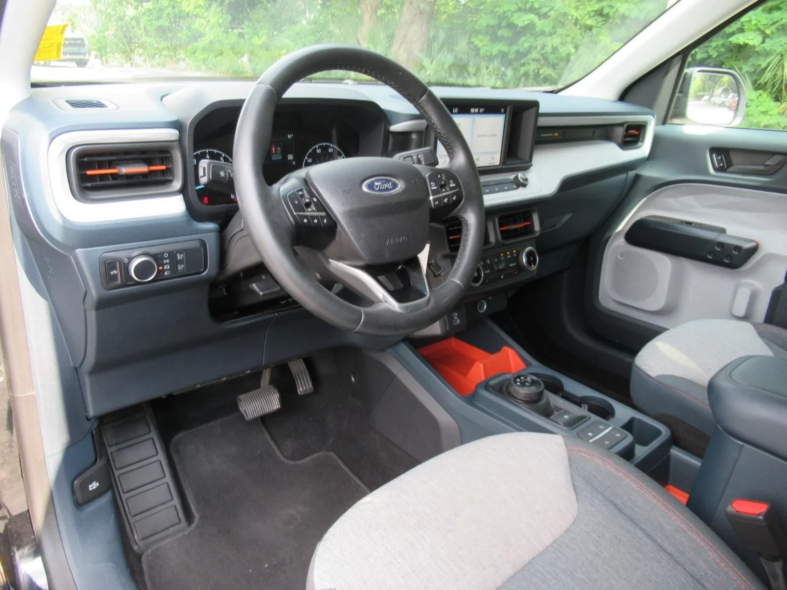 Used 2024 Black Ford XLT image 19
