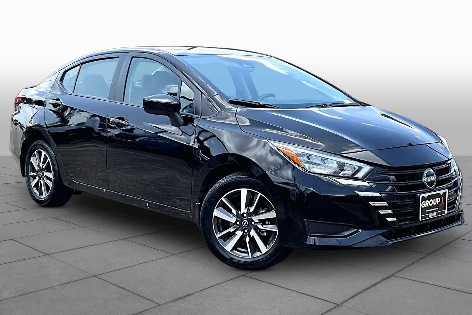 Used 2025 Super Black Nissan SV image 3