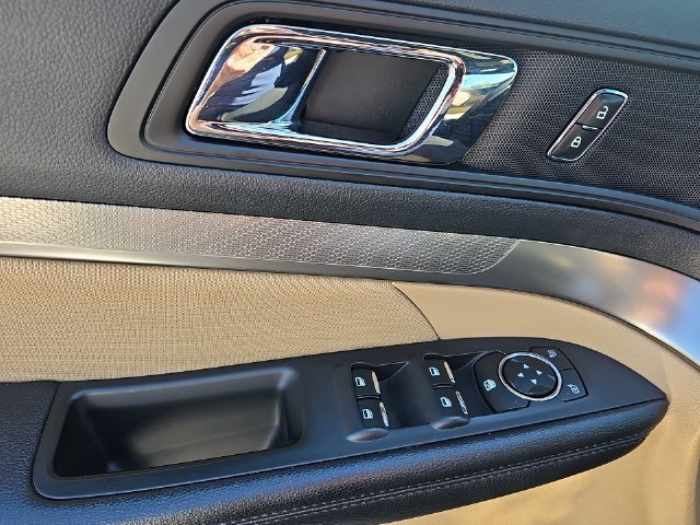 Used 2016 White Ford Base image 38