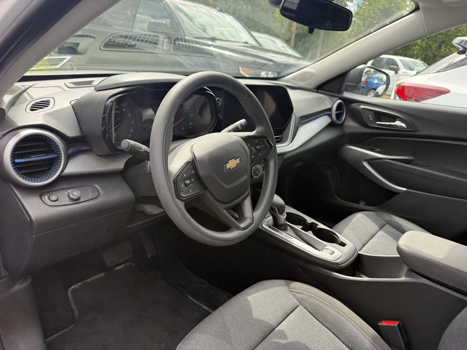 Used 2024 Summit White Chevrolet LS image 9