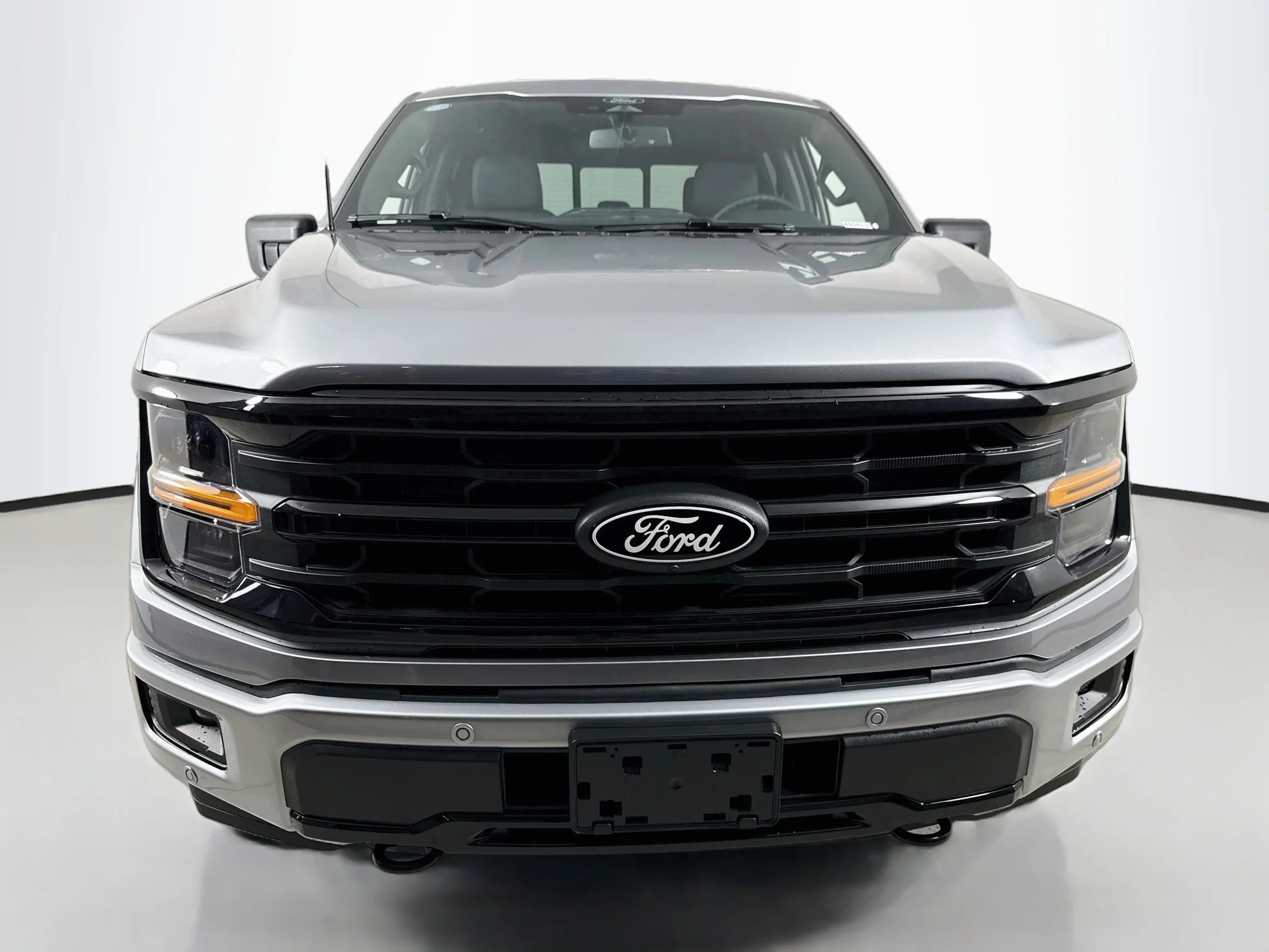 New 2026 Iconic Silver Metallic Ford XLT image 2