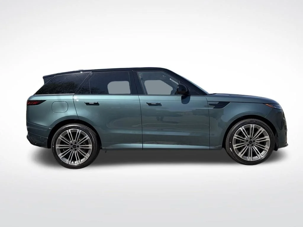 New 2026 Green Land Rover Dynamic SE image 4
