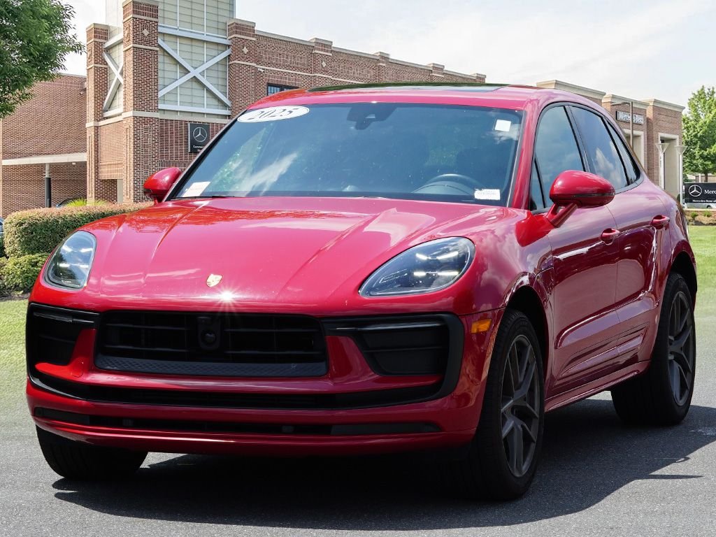 2025 Porsche Macan Base - Photo 4